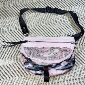 Lululemon Go Lightly Bag - Wamo Camo Barely Pink / Deep Coal Color Way